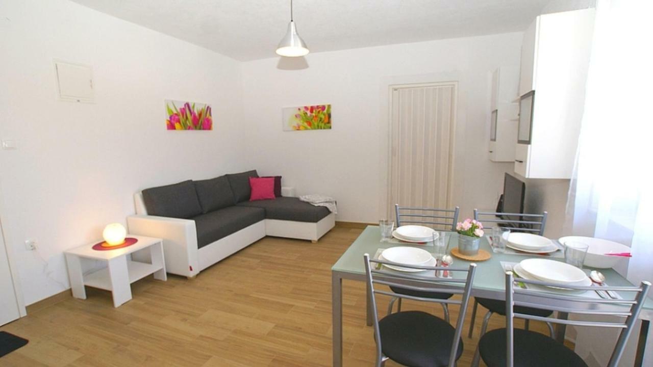 Apartments Kamelija มาลินสกา ภายนอก รูปภาพ
